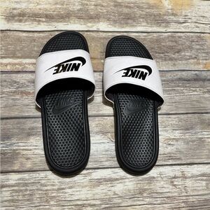 Nike Men’s Flip Flops / Slides